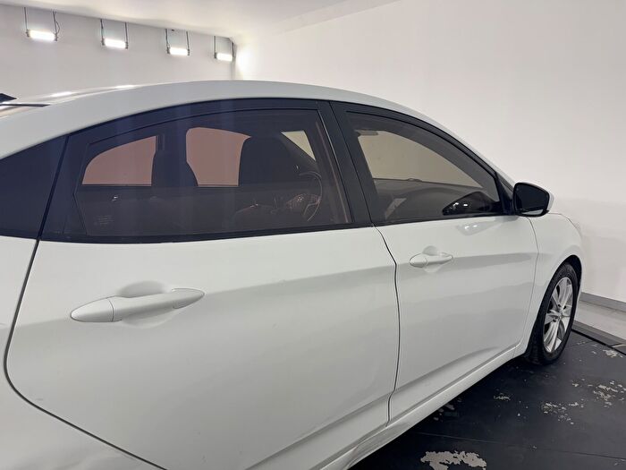 Hyundai Accent Blue 1.6 CRDI Prime Otomatik araç görseli 10
