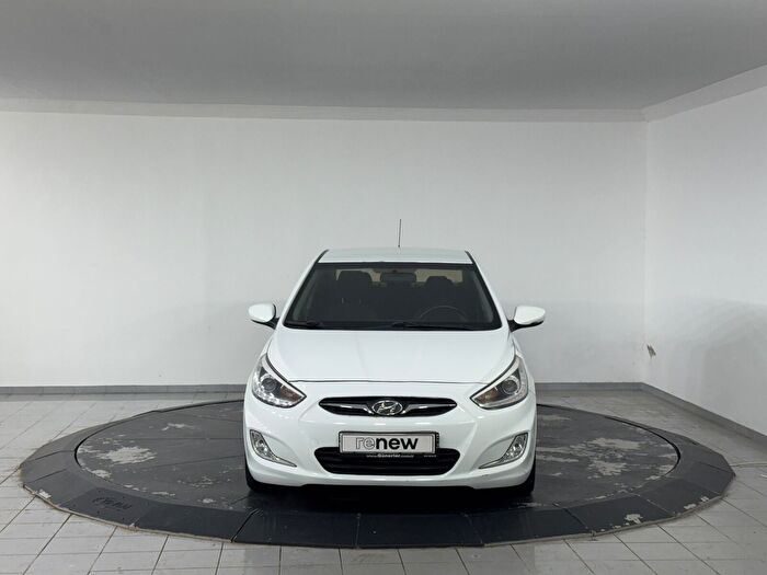 Hyundai Accent Blue 1.6 CRDI Prime Otomatik araç görseli 2
