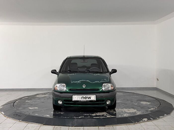 Renault Clio 1.4 RT araç görseli 2