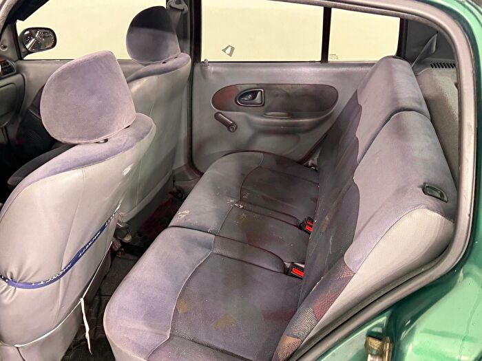 Renault Clio 1.4 RT araç görseli 15