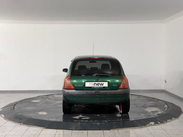 Renault Clio 1.4 RT araç görseli 7