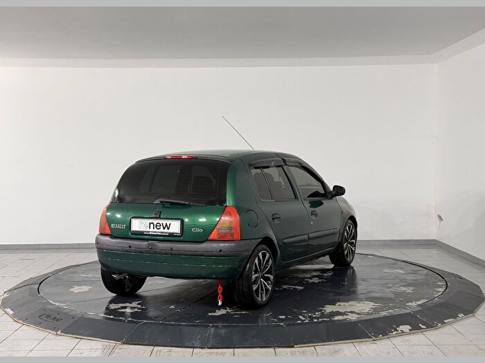 Renault Clio 1.4 RT araç görseli 6