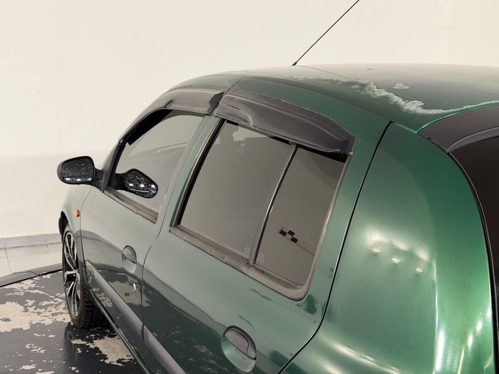 Renault Clio 1.4 RT araç görseli 10