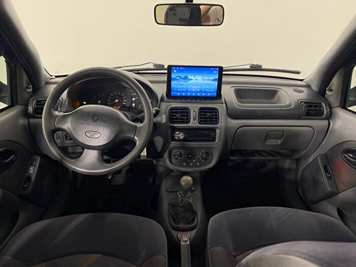 Renault Clio 1.4 RT araç görseli 16