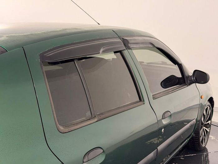Renault Clio 1.4 RT araç görseli 11