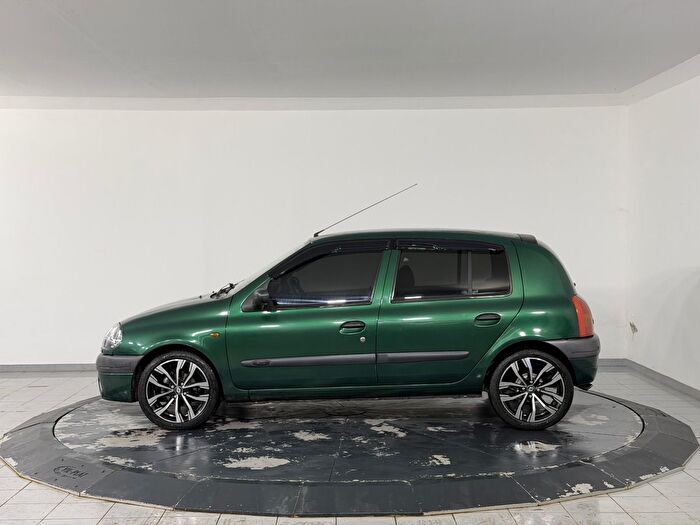 Renault Clio 1.4 RT araç görseli 5