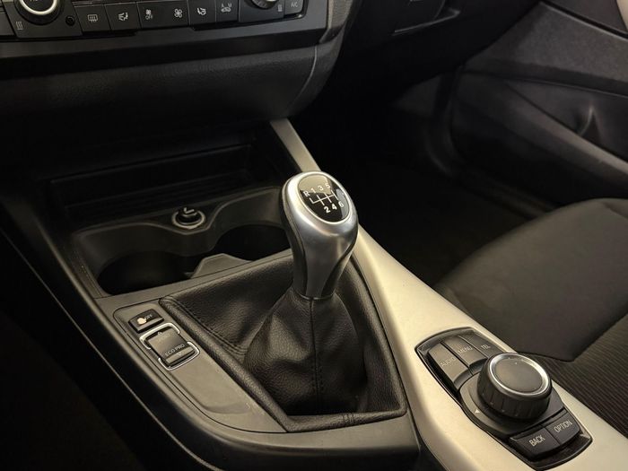BMW 1 Serisi 116d EfficientDynamics Standart araç görseli 21