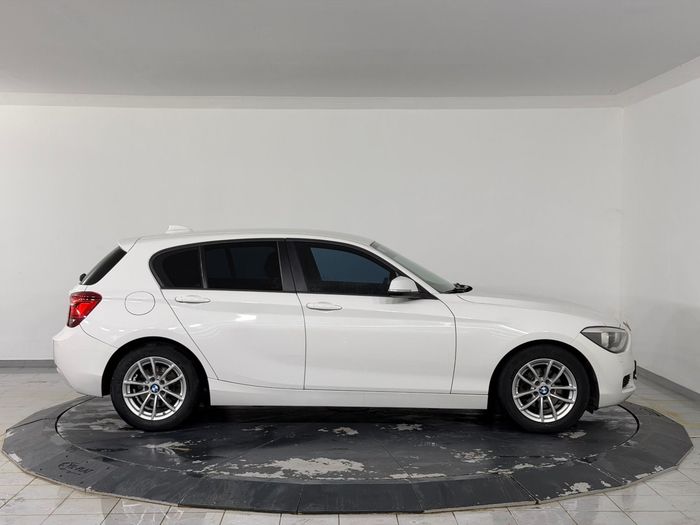 BMW 1 Serisi 116d EfficientDynamics Standart araç görseli 4