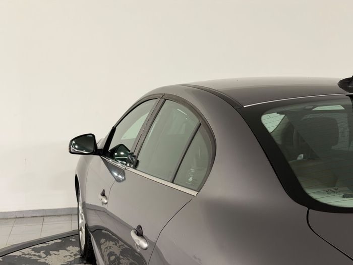 Renault Fluence 1.6 Privilege BVA araç görseli 10