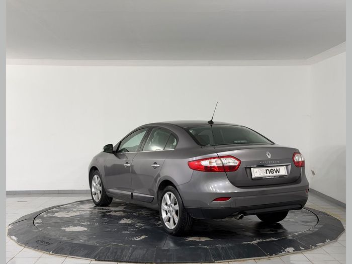 Renault Fluence 1.6 Privilege BVA araç görseli 8
