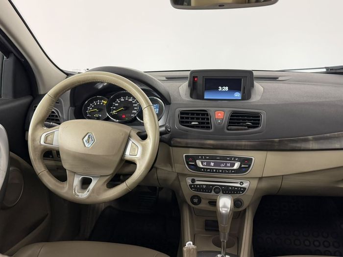 Renault Fluence 1.6 Privilege BVA araç görseli 18