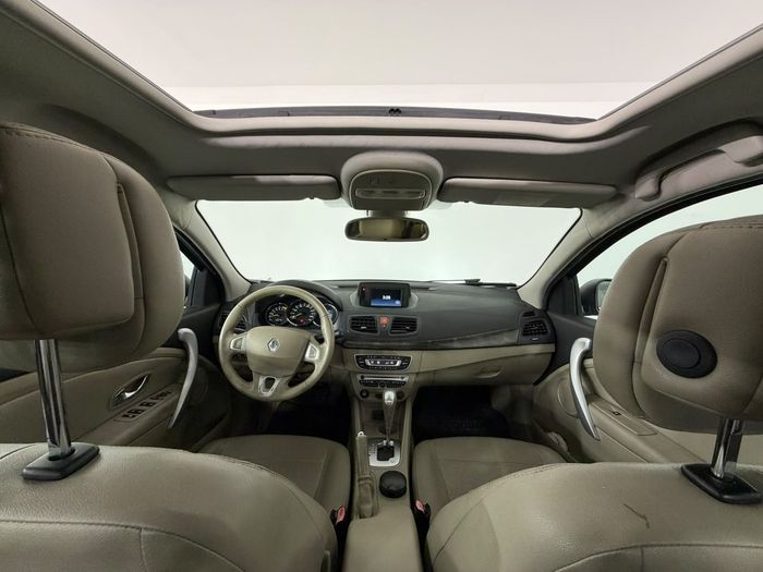 Renault Fluence 1.6 Privilege BVA araç görseli 13