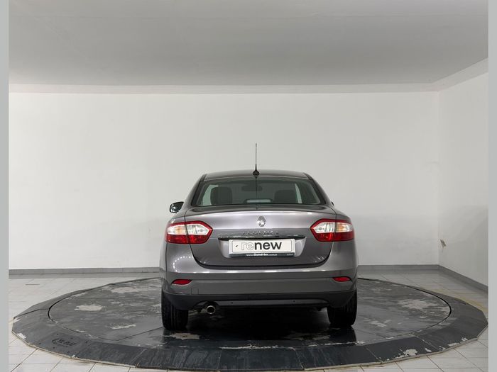 Renault Fluence 1.6 Privilege BVA araç görseli 7