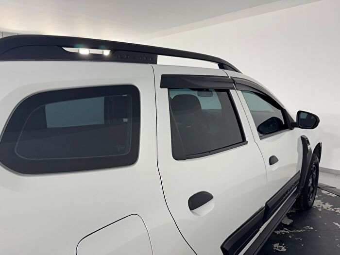 Dacia Duster 1.5 BlueDCI 4x4 Comfort araç görseli 9