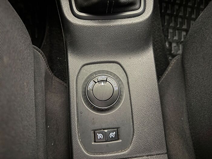 Dacia Duster 1.5 BlueDCI 4x4 Comfort araç görseli 22