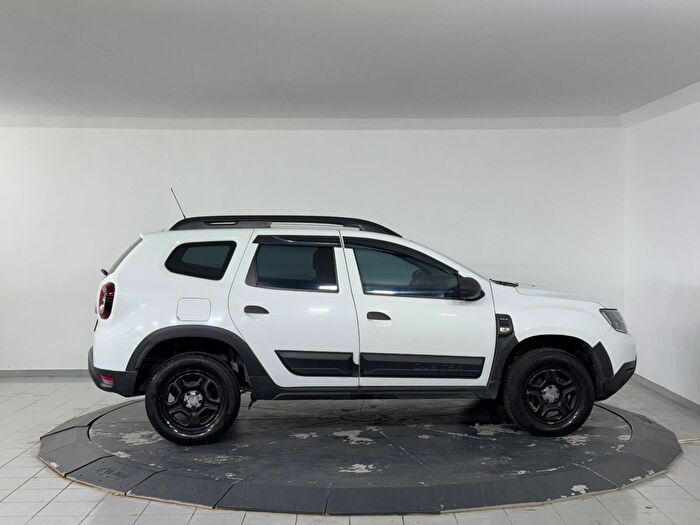Dacia Duster 1.5 BlueDCI 4x4 Comfort araç görseli 4