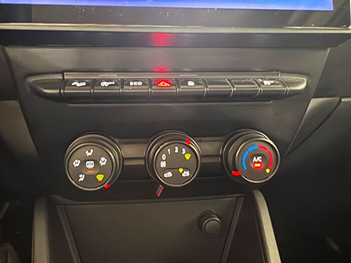 Dacia Duster 1.5 BlueDCI 4x4 Comfort araç görseli 17