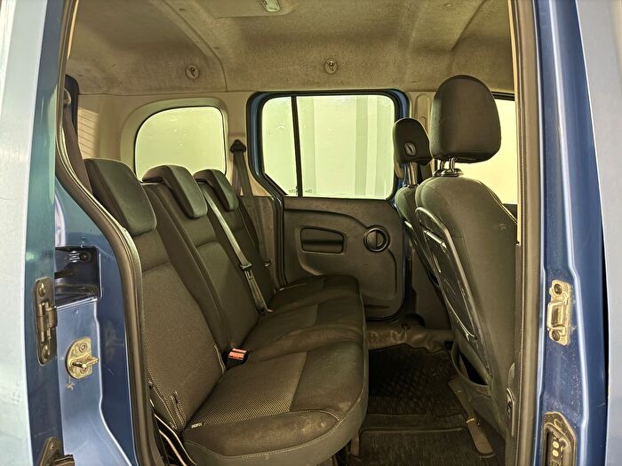 Renault Kangoo Multix Combi 1.5 DCI Extreme araç görseli 14