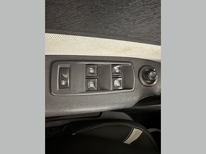Renault Kangoo Multix Combi 1.5 DCI Extreme araç görseli 22