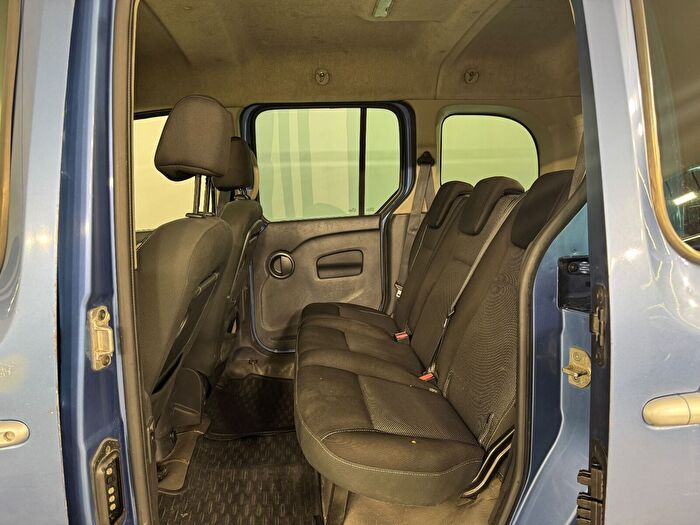 Renault Kangoo Multix Combi 1.5 DCI Extreme araç görseli 15