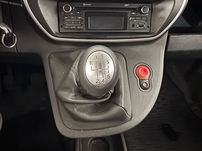 Renault Kangoo Multix Combi 1.5 DCI Extreme araç görseli 21