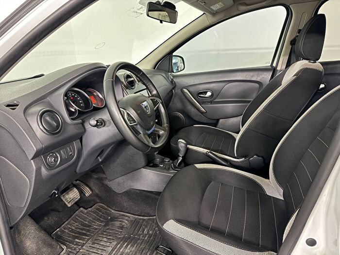 Dacia Sandero 18