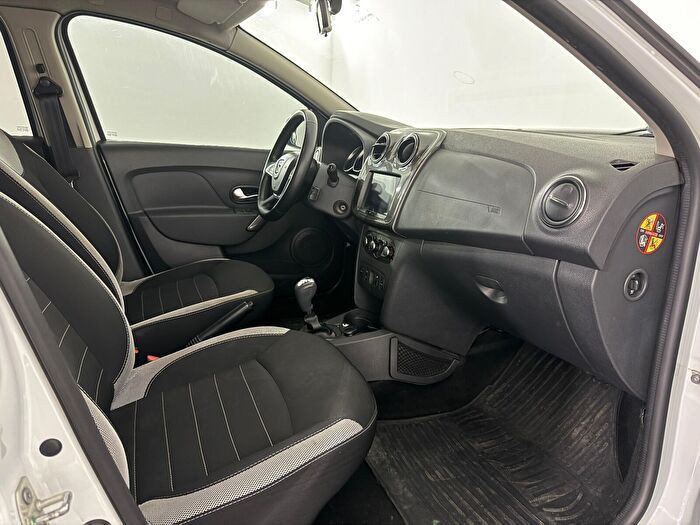 Dacia Sandero 15