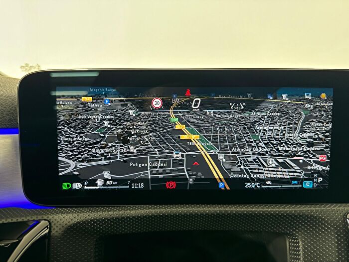 Mercedes-Benz A Serisi A 200 Hybrid AMG 7G-DCT araç görseli 22