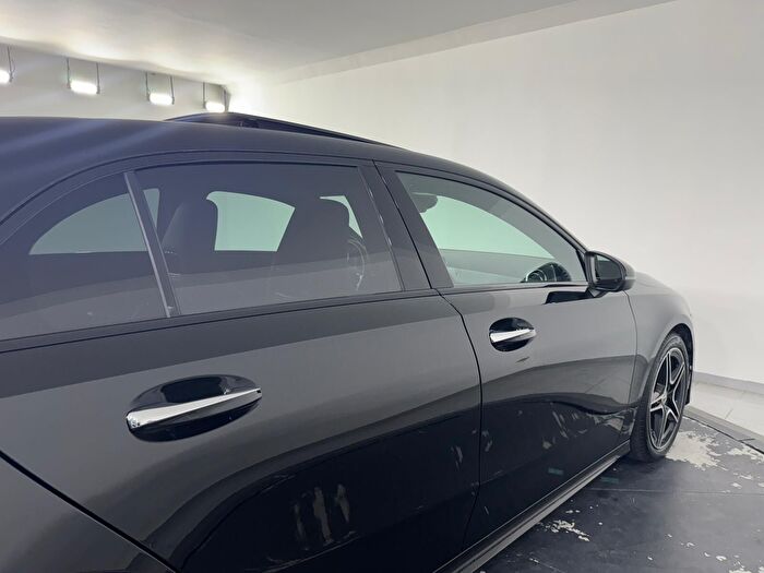 Mercedes-Benz A Serisi A 200 Hybrid AMG 7G-DCT araç görseli 11