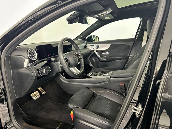 Mercedes-Benz A Serisi A 200 Hybrid AMG 7G-DCT araç görseli 12