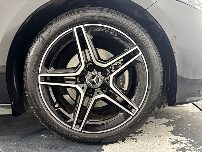 Mercedes-Benz A Serisi A 200 Hybrid AMG 7G-DCT araç görseli 34