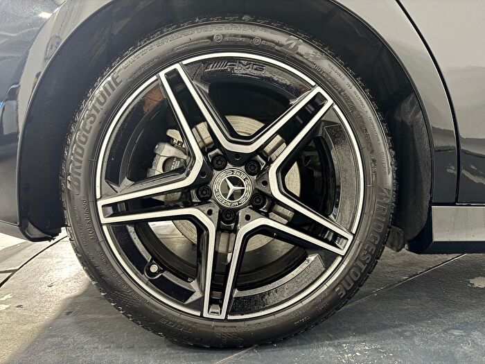 Mercedes-Benz A Serisi A 200 Hybrid AMG 7G-DCT araç görseli 33