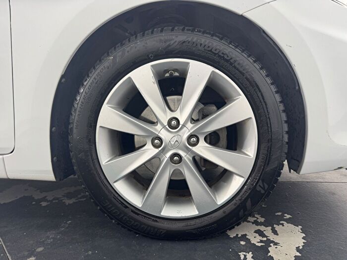 Hyundai Accent Blue 1.6 CRDI Mode Plus DCT araç görseli 26