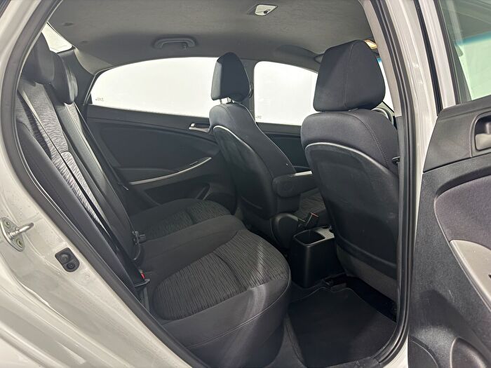 Hyundai Accent Blue 1.6 CRDI Mode Plus DCT araç görseli 14