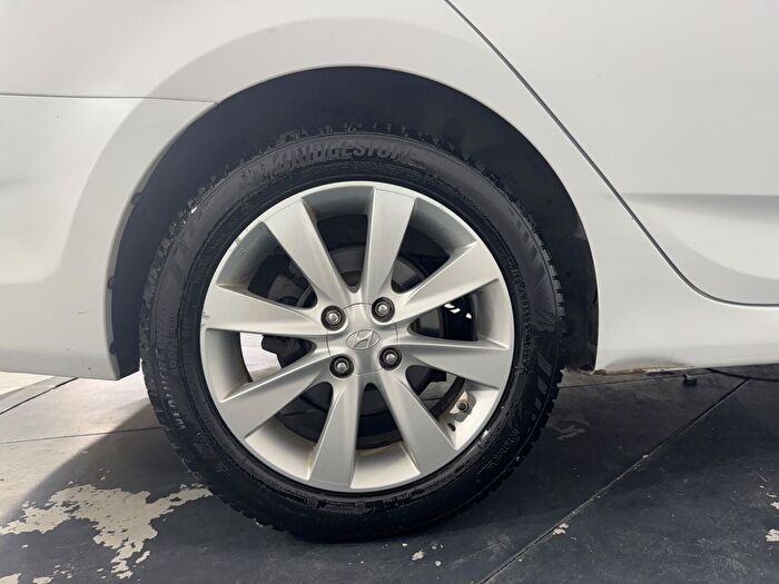 Hyundai Accent Blue 1.6 CRDI Mode Plus DCT araç görseli 24