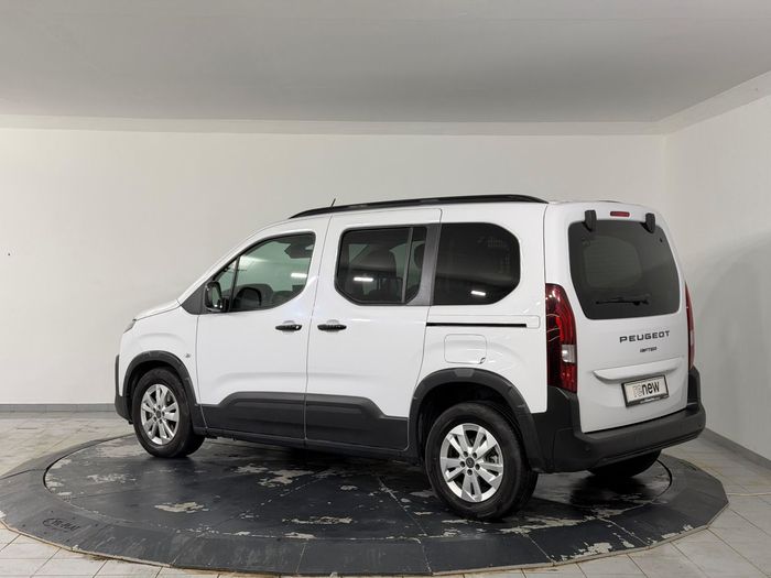 Peugeot Rifter 1.5 BlueHDI Allure araç görseli 6