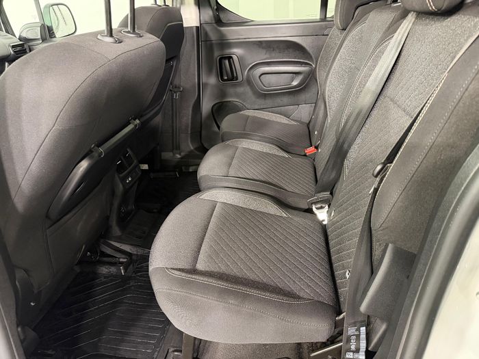 Peugeot Rifter 1.5 BlueHDI Allure araç görseli 15
