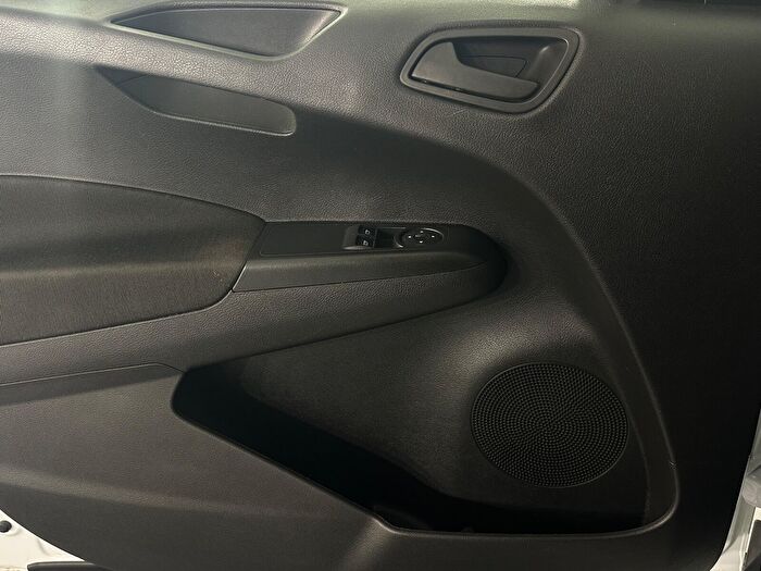 Ford Tourneo Courier 21