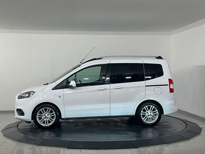 Ford Tourneo Courier 3