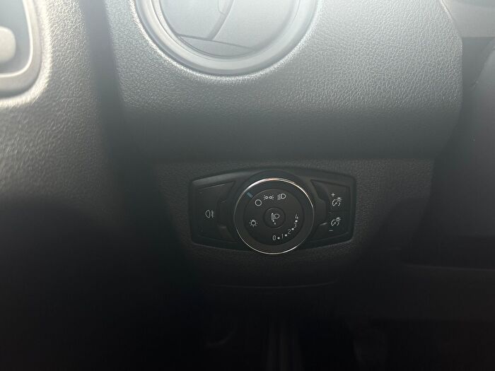 Ford Tourneo Courier 23