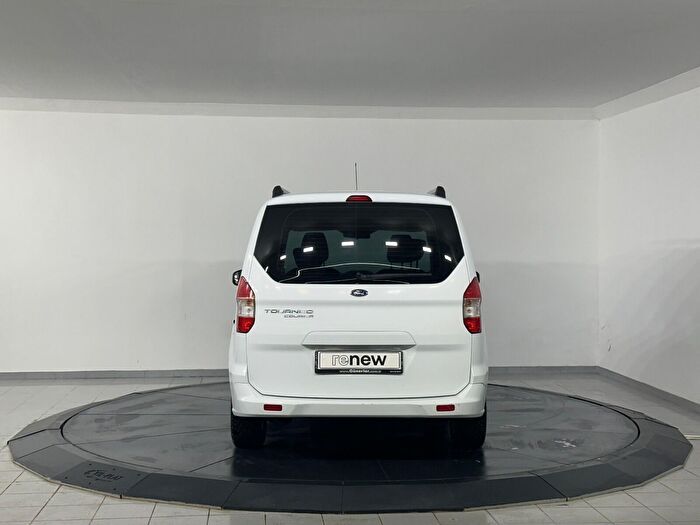 Ford Tourneo Courier 12