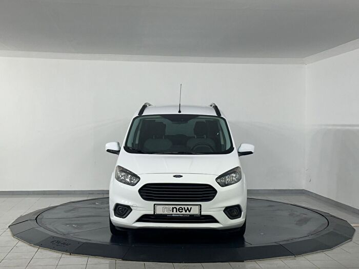 Ford Tourneo Courier 11