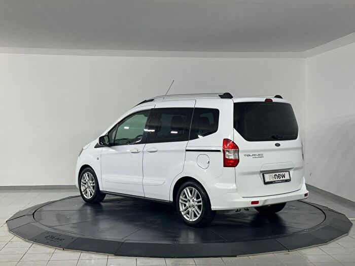 Ford Tourneo Courier 10