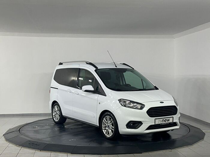 Ford Tourneo Courier 9