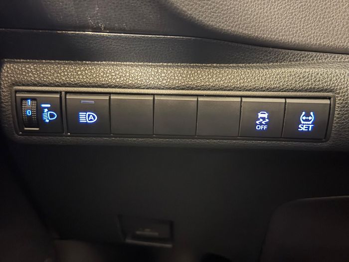 Toyota Corolla 1.8 Hybrid Flame X-Pack e-CVT araç görseli 24