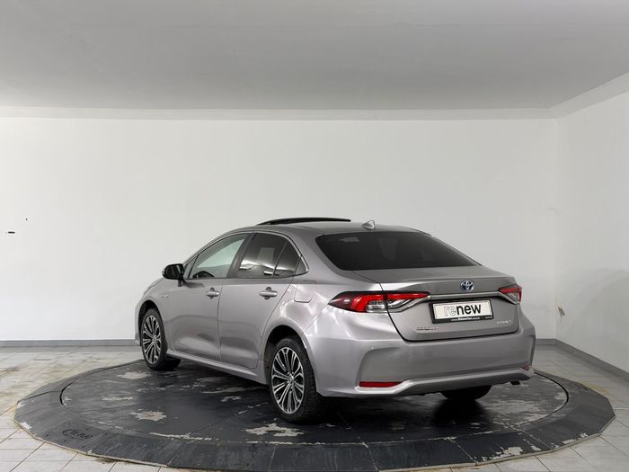 Toyota Corolla 1.8 Hybrid Flame X-Pack e-CVT araç görseli 8