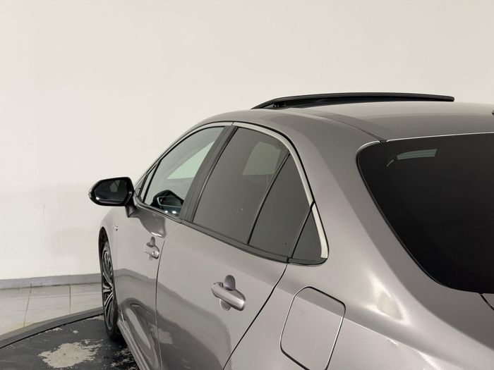 Toyota Corolla 1.8 Hybrid Flame X-Pack e-CVT araç görseli 11