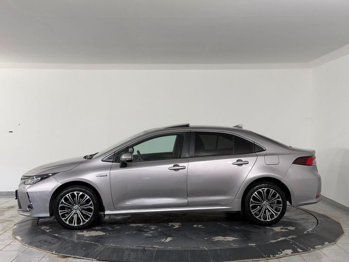 Toyota Corolla 1.8 Hybrid Flame X-Pack e-CVT araç görseli 5