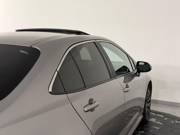Toyota Corolla 1.8 Hybrid Flame X-Pack e-CVT araç görseli 12