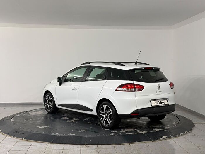 Renault Clio Sport Tourer 1.5 DCI Joy araç görseli 8